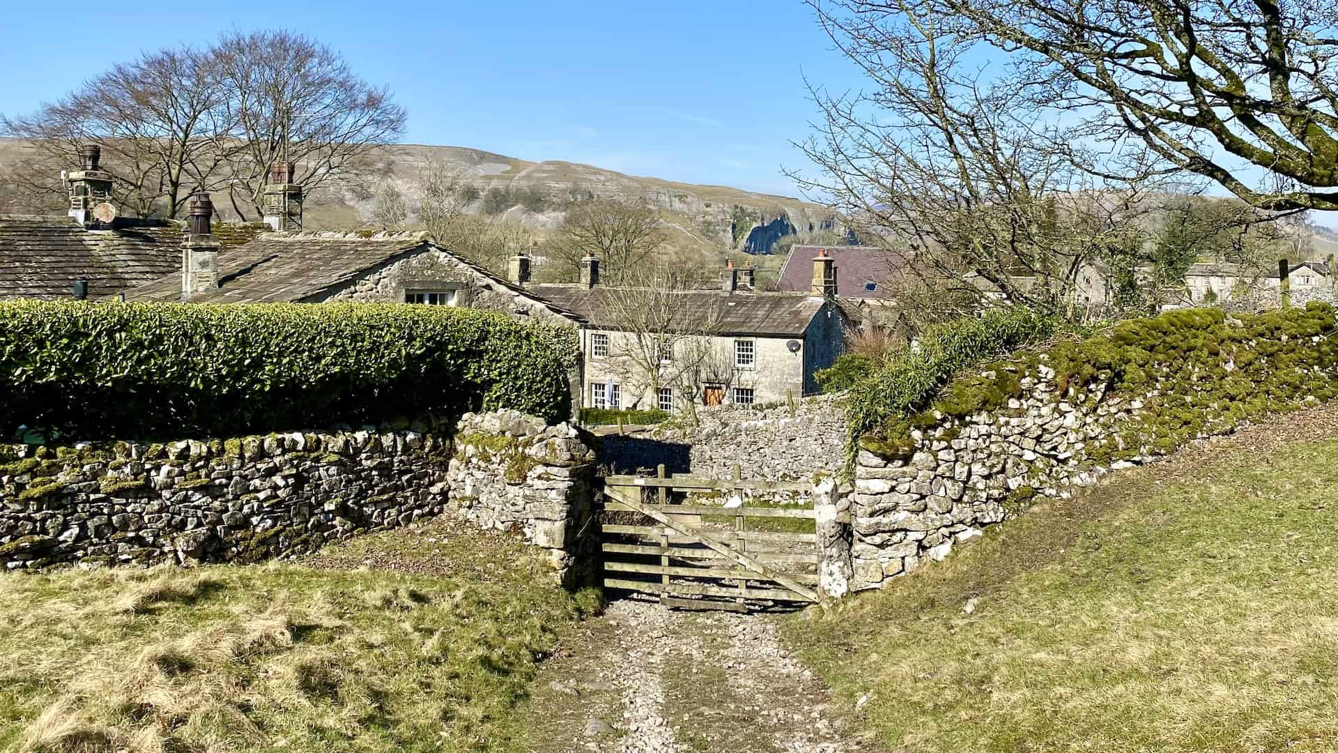 Maps and photographs of walking routes in Yorkshire, Cumbria and elsewhere in Northern England. Areas covered include the Lake District, North York Moors and Yorkshire Dales National Parks, and the Howardian Hills, Nidderdale and North Pennines AONBs (Areas of Outstanding Natural Beauty).