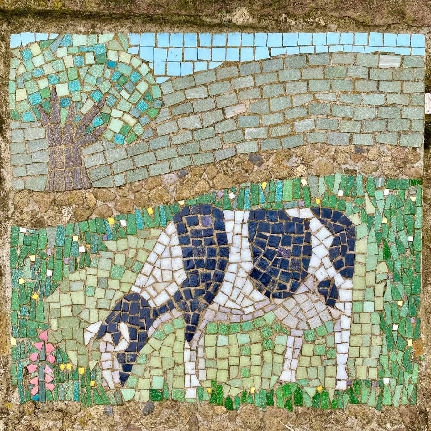 Crackpots Mosaic Trail: Friesian Cow.