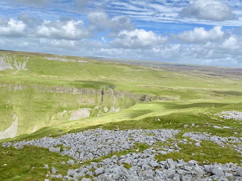 High Cup Nick: Circular Walk from Murton Including Murton Pike.
Thursday 8 February 2024.
North Pennines.
11 miles.