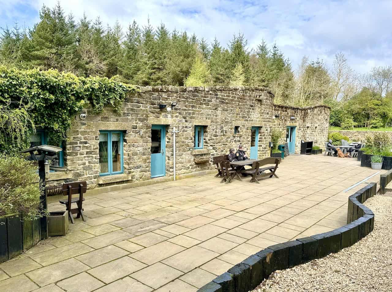 We reach Lordstones, a café, bar and grill, farm shop, and a spot for glamping and camping. It’s a pleasant place for coffee, snacks, and a break, attracting visitors from afar. On one occasion, a group flew in by helicopter from Leeds to enjoy lunch here.