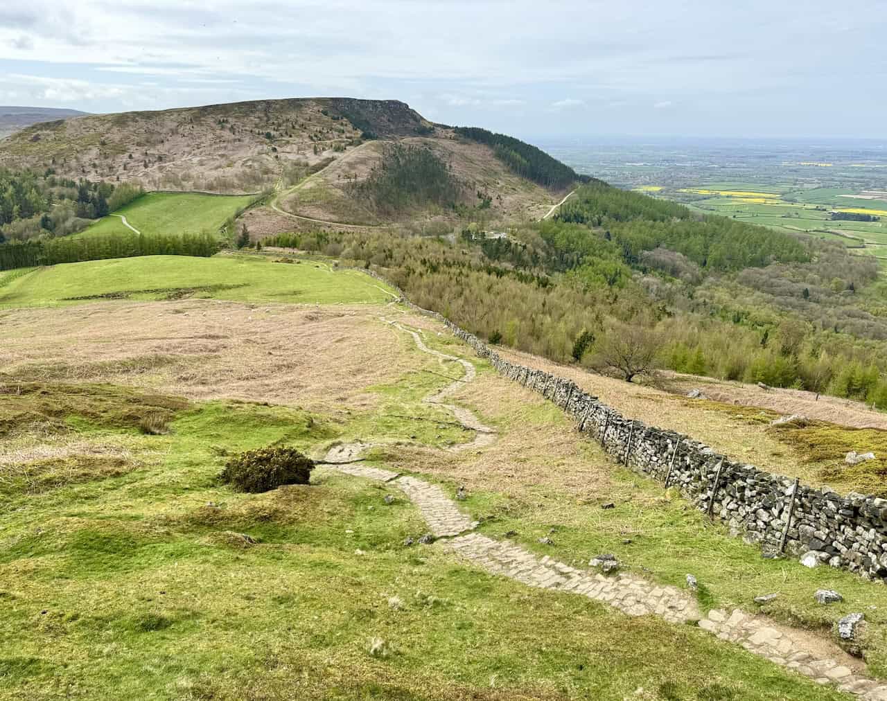 The descent from Carr Ridge down to the car park concludes our remarkable Lordstones walk.