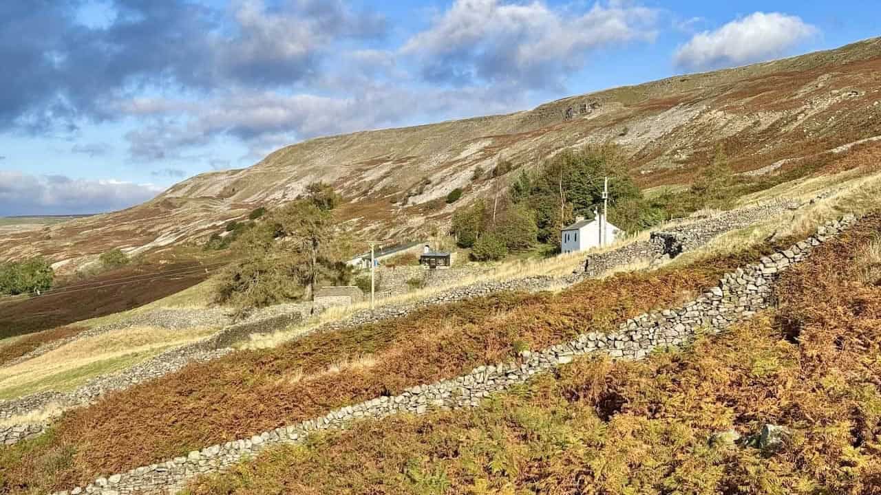 Elevated ridge views above Swaledale on the Fremington Edge walk from Reeth.
