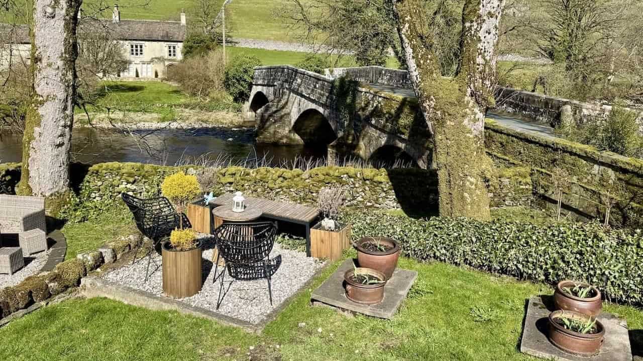 Valley paths and hillside scenery on the Kettlewell walk through Wharfedale and Littondale.