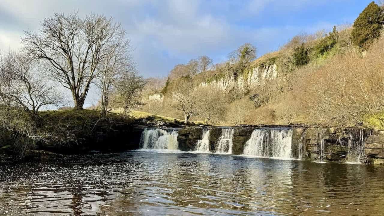 River Swale scenery and open fell views on the Muker walk in Swaledale.