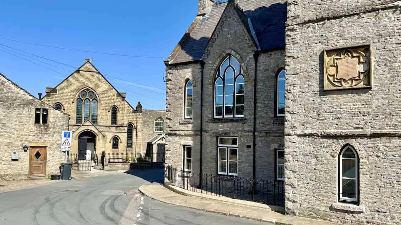 Riverside paths and parkland scenery on the North Yorkshire walk via Jervaulx Park.