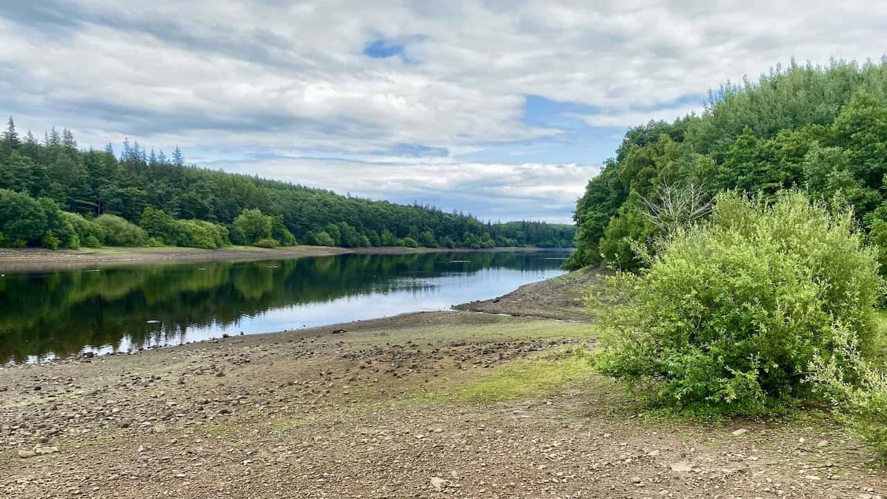 Western shoreline of Fewston Reservoir on the Swinsty and Fewston Reservoir walks.