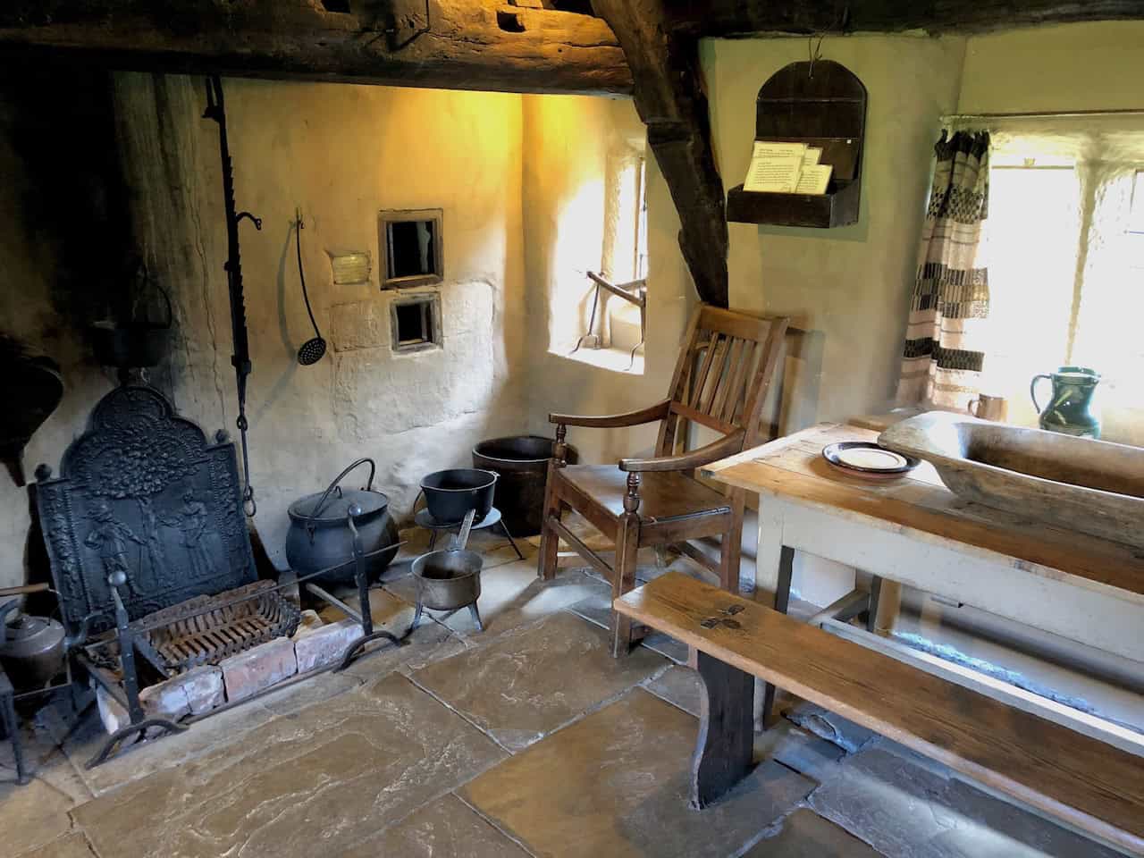 Stang End Cruck House, a 17th-century yeoman farmer's home originally from Danby and the first building to be re-erected on the museum site, in 1967, using the traditional cruck-framing technique of curved oak beams.