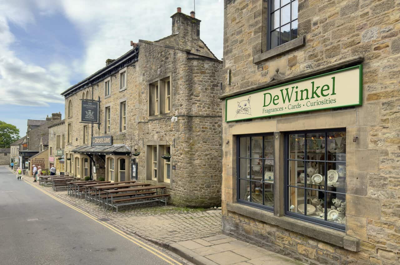 The cobbled market square at the heart of Grassington on the Hebden circular walk, home to the Upper Wharfedale Folk Museum.