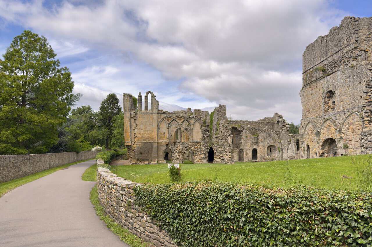Easby Abbey ruins on the Richmond walk, showing roofless medieval walls and the remains of the Premonstratensian abbey.